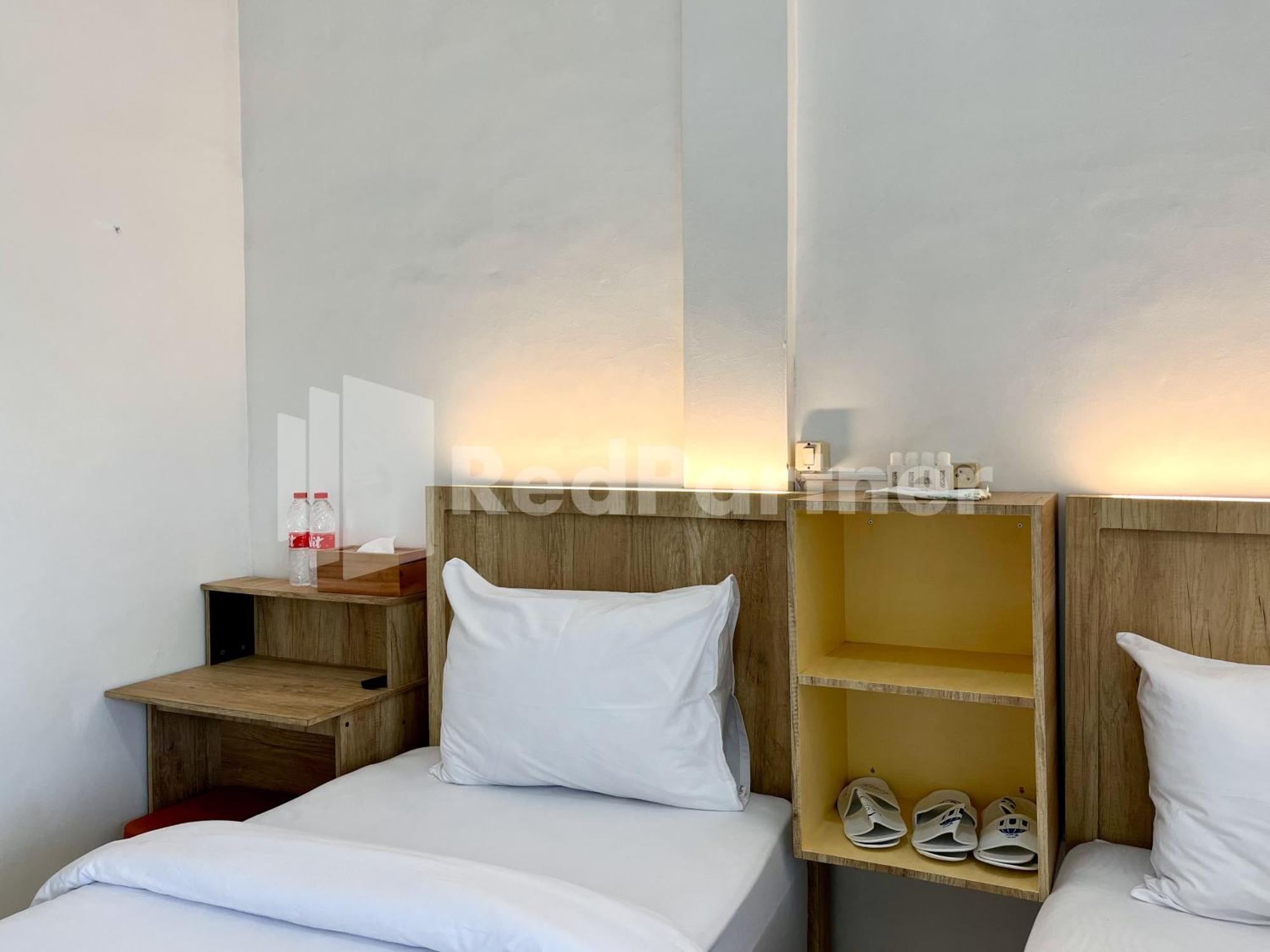 D Palma Near Lokananta Manahan Mitra Reddoorz Surakarta  ภายนอก รูปภาพ