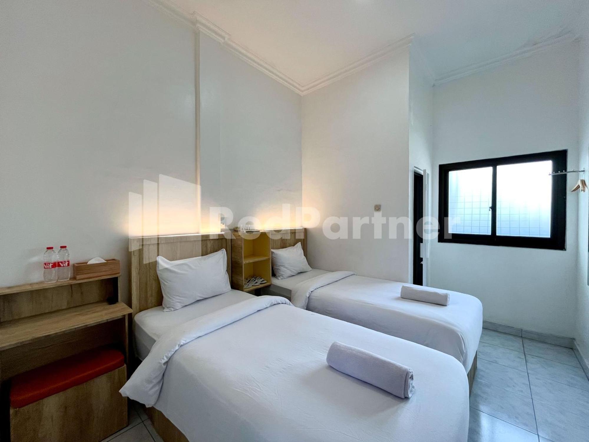 D Palma Near Lokananta Manahan Mitra Reddoorz Surakarta  ภายนอก รูปภาพ