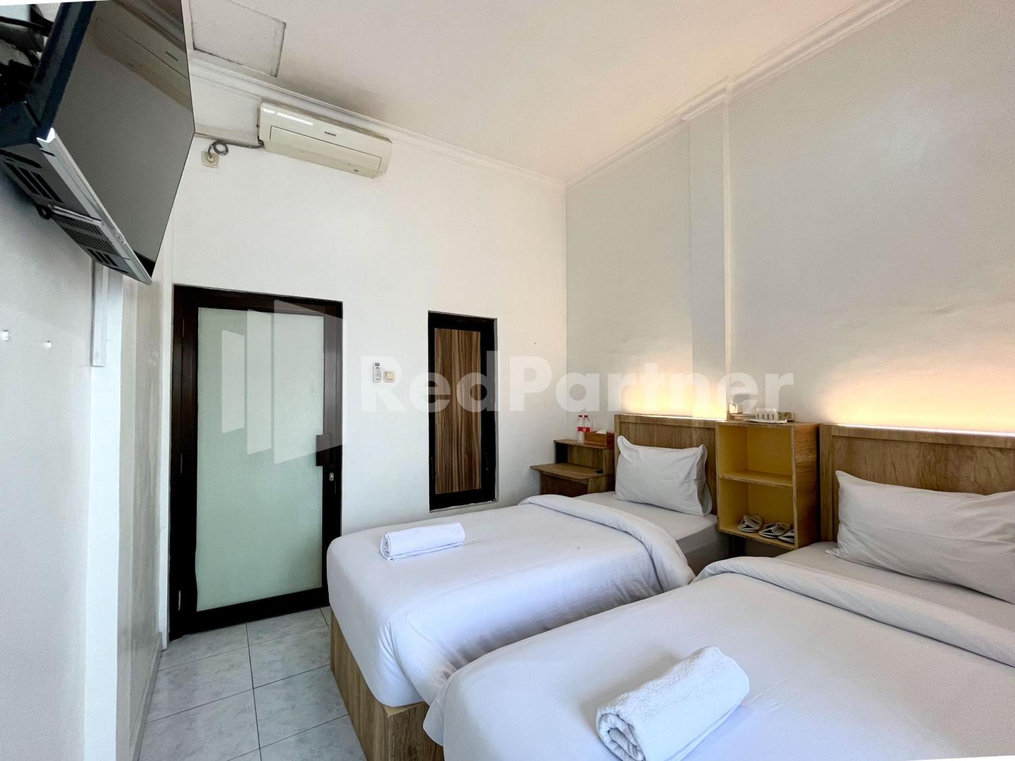 D Palma Near Lokananta Manahan Mitra Reddoorz Surakarta  ภายนอก รูปภาพ