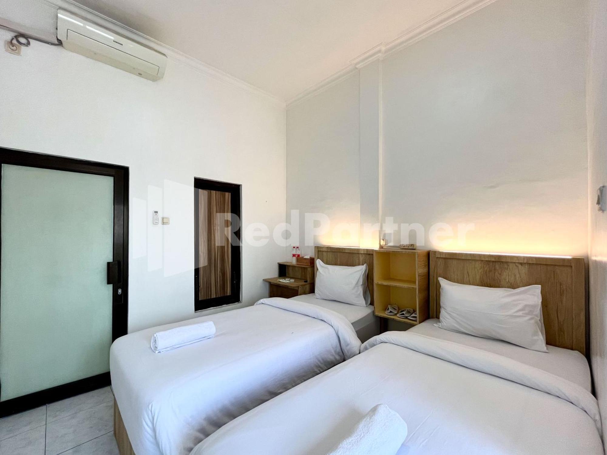 D Palma Near Lokananta Manahan Mitra Reddoorz Surakarta  ภายนอก รูปภาพ