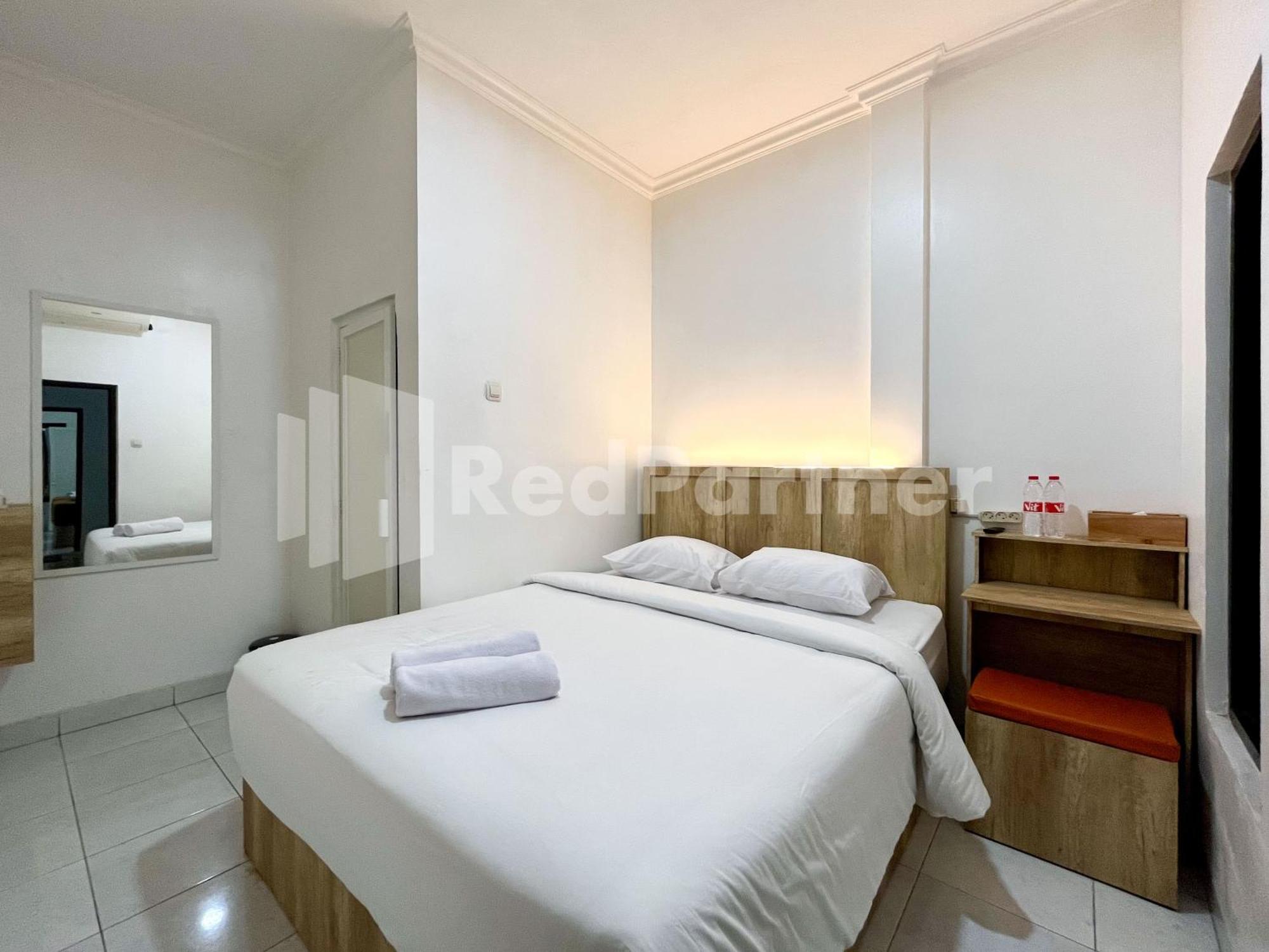 D Palma Near Lokananta Manahan Mitra Reddoorz Surakarta  ภายนอก รูปภาพ