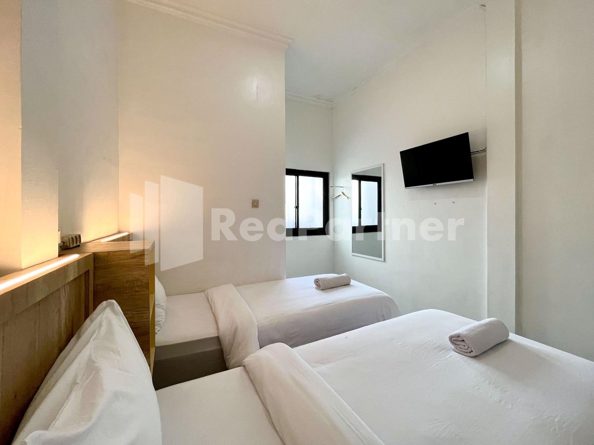 D Palma Near Lokananta Manahan Mitra Reddoorz Surakarta  ภายนอก รูปภาพ