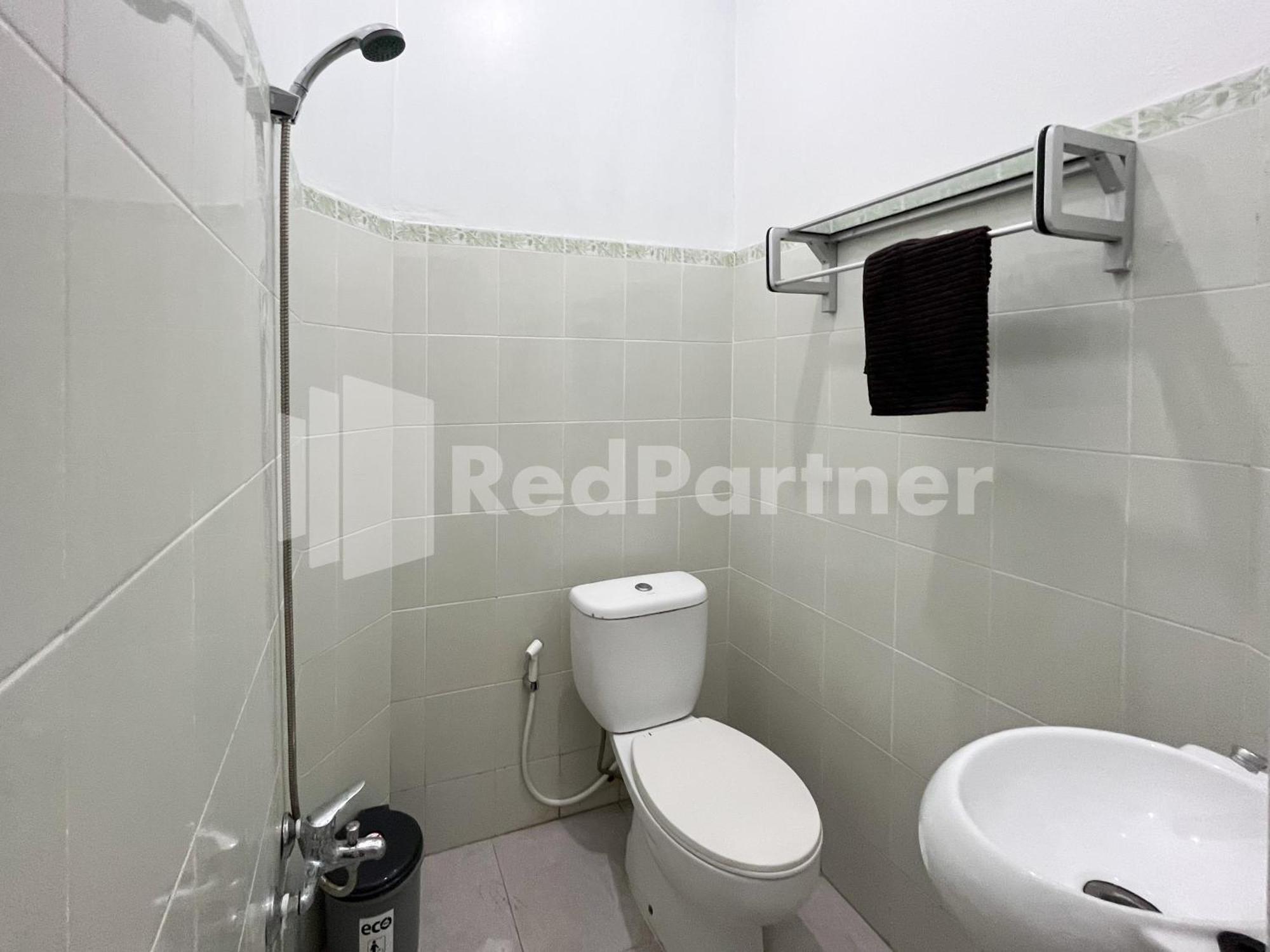 D Palma Near Lokananta Manahan Mitra Reddoorz Surakarta  ภายนอก รูปภาพ