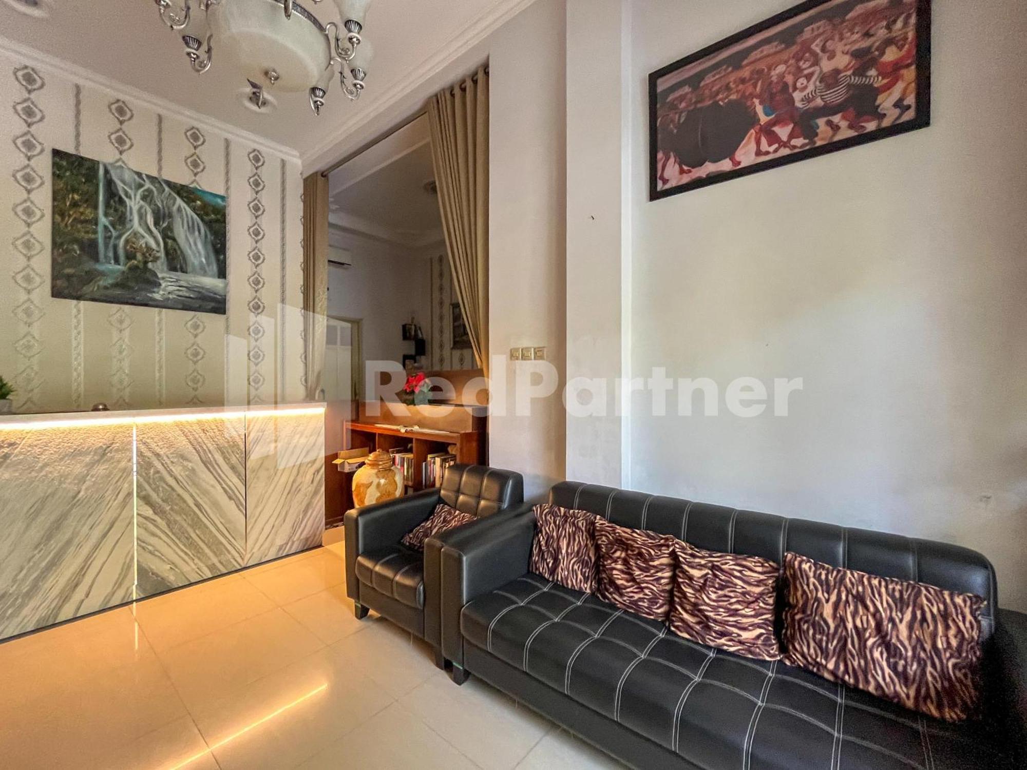 D Palma Near Lokananta Manahan Mitra Reddoorz Surakarta  ภายนอก รูปภาพ